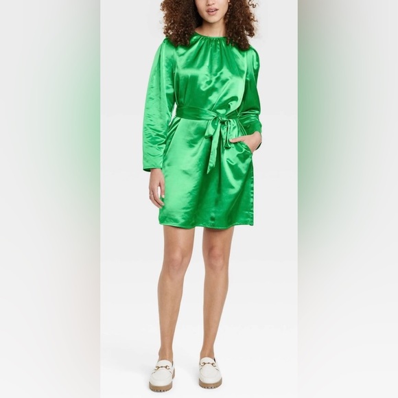 💚 NWOT! Green Satin Belted Dress - Picture 2 of 10